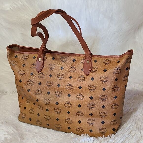 💯 Authentic Cognac MCM Tote Bag 🍀 - Picture 4 of 17